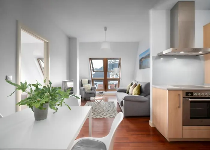 Atico Centro 3, Ac, Luz Y Comodidad *